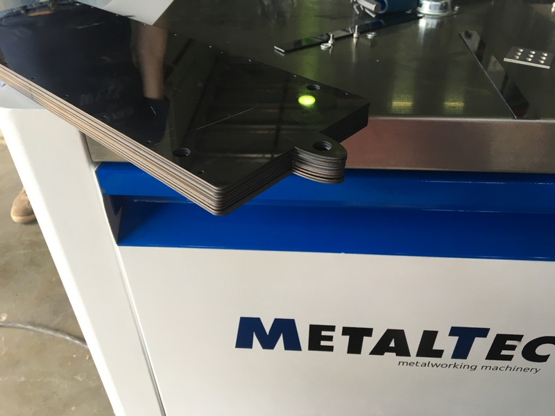 Оптоволоконный лазерный станок для резки металла MetalTec 1530 (1000W)